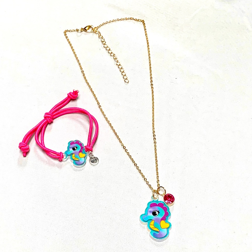 Darling little seahorse holographic necklace set